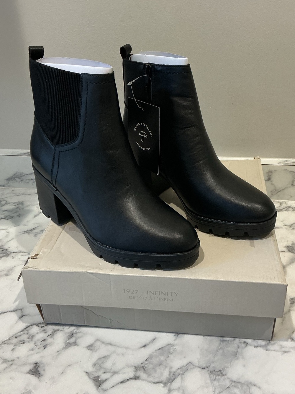 Naturalizer Black Chelsea Lug Sole Ankle Boots
